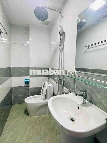 Gần ô tô phố Giáp Bát nhà đẹp 2 thoáng dân xây ở ngay 49m2 x5T giá nhỉ