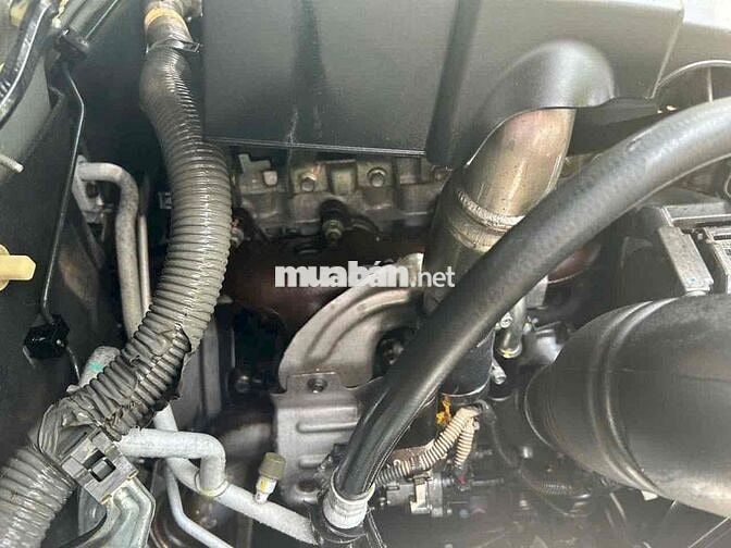Toyota Fortuner 7 chỗ Bạc