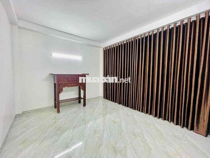 Gần ô tô phố Giáp Bát nhà đẹp 2 thoáng dân xây ở ngay 49m2 x5T giá nhỉ