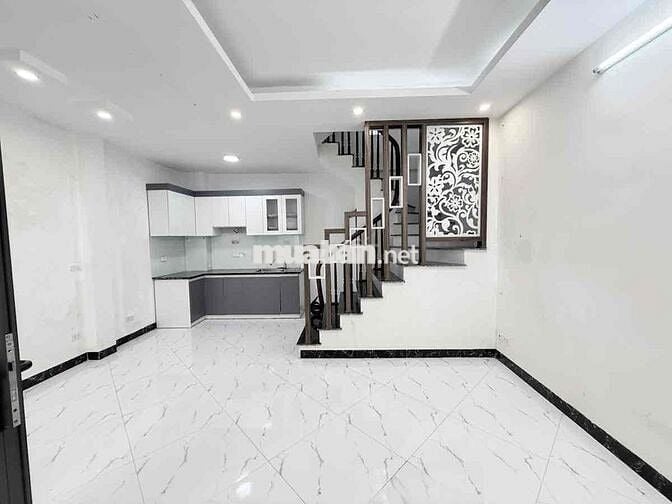 Gần ô tô đỗ phố Vĩnh Hưng nhà đẹp dân xây 2 thoáng nông thông 35m2 x5T