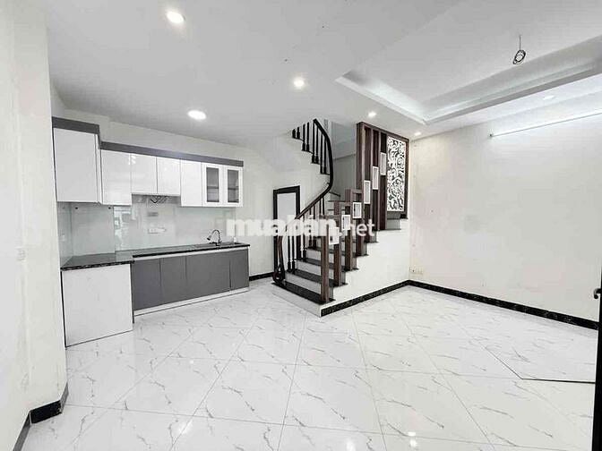 Gần ô tô đỗ phố Vĩnh Hưng nhà đẹp dân xây 2 thoáng nông thông 35m2 x5T