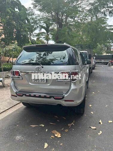 Toyota Fortuner 7 chỗ Bạc