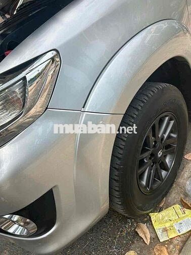 Toyota Fortuner 7 chỗ Bạc