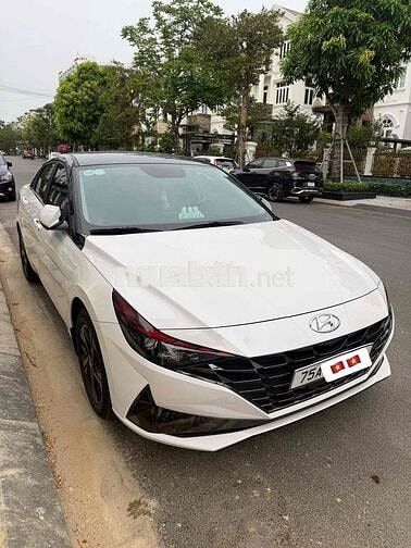 Hyundai Elantra 2022 Đặc Biệt Trắng