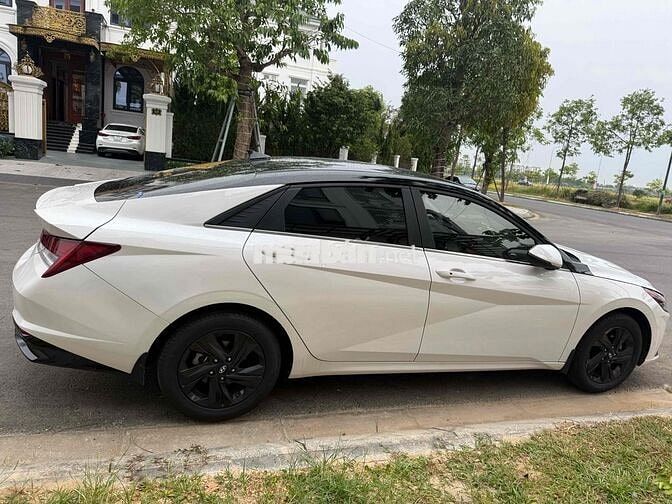 Hyundai Elantra 2022 Đặc Biệt Trắng