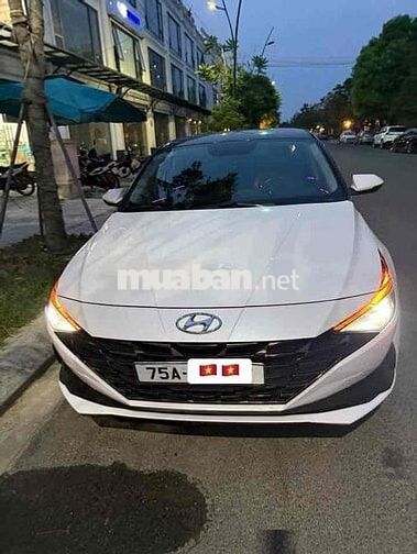 Hyundai Elantra 2022 Đặc Biệt Trắng
