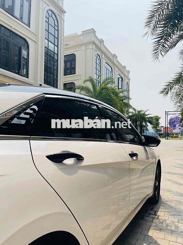 Hyundai Elantra 2024 1.6 18.000km Trắng