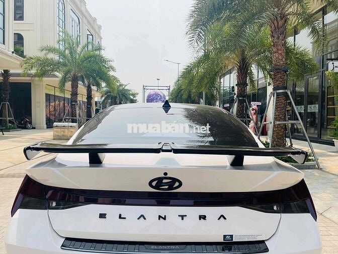 Hyundai Elantra 2024 1.6 18.000km Trắng