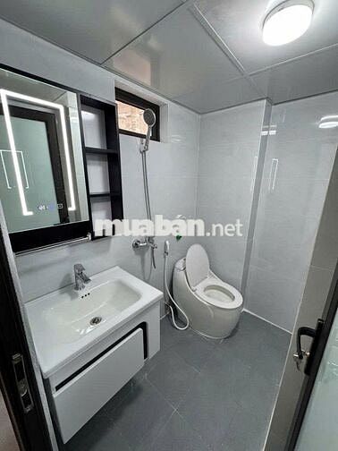 10.5 TỶ - HIẾM CẦU GIẤY - 37m x mt 6m x 5T - NHÀ ĐẸP - LÔ GÓC- KDOANH 