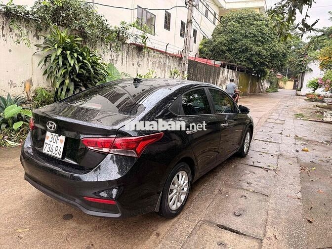 Hyundai Accent Đen 5 chỗ