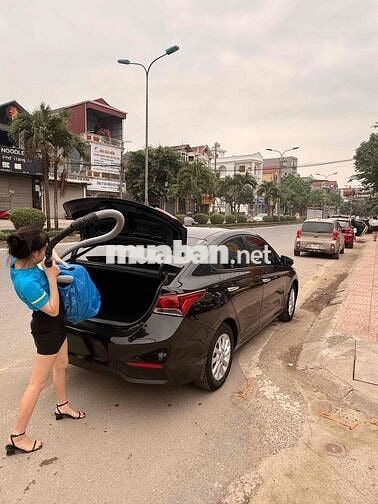 Hyundai Accent Đen 5 chỗ