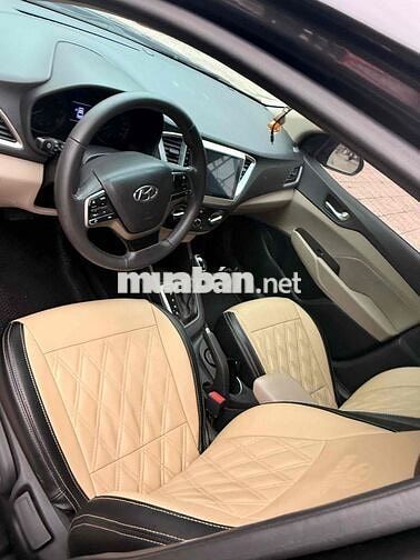Hyundai Accent Đen 5 chỗ
