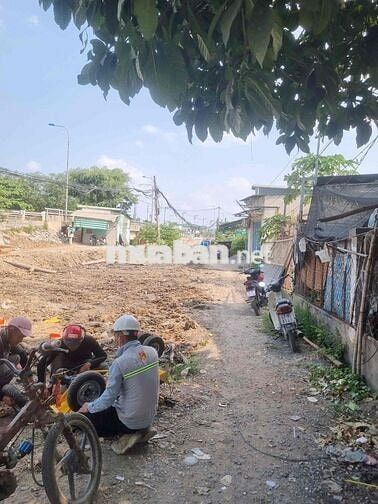 Cần bán gấp , đất chính chủ 2 mặt tiền