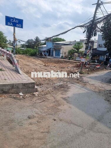 Cần bán gấp , đất chính chủ 2 mặt tiền