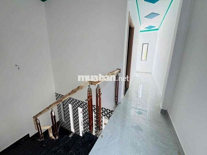 NHÀ 2 TẦNG SÁT CHỢ MỸ HẠNH NAM