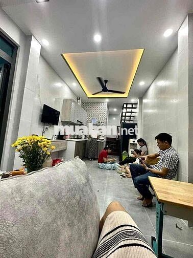 HẺM 3 GÁC, CMT8, QUẬN 10 DTCN:27m2, NHỈNH 4 TỶ