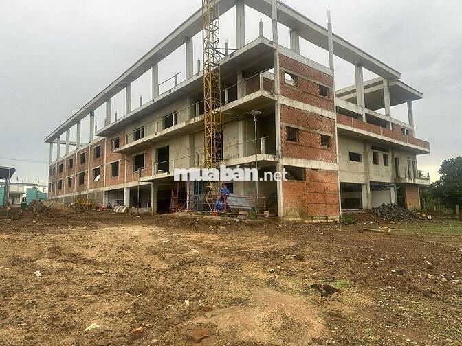 SANG NHƯỢNG NHÀ HÀNG TIỆC CƯỚI 5000m GIÁ SIÊU ĐẦU TƯ