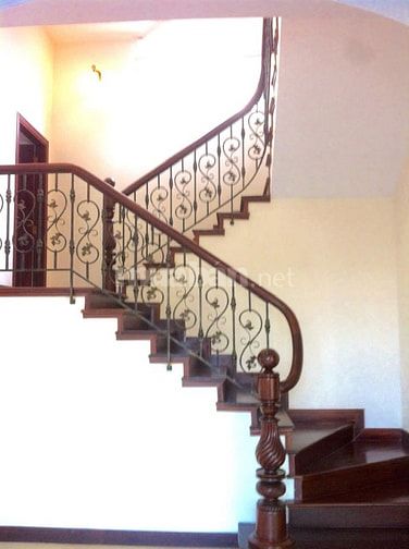 Cho thuê biệt thự ven sông tại Nguyễn Văn Hưởng, 516m2, 3 tầng, 5PN
