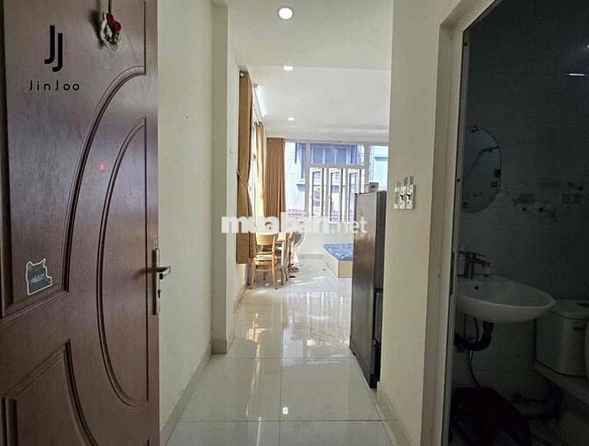 TRỐNG SẴN CẦN CHO THUÊ CĂN STUDIO CỬA SỔ TRỜI FULL NGAY TRUNG TÂM Q1-4