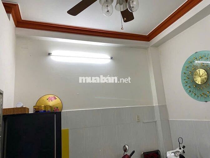 NHÀ 5 PN - KẾ UEH - DT 25TR/TH - SÁT MẶT TIỀN - NGUYỄN TRI PHƯƠNG, Q10