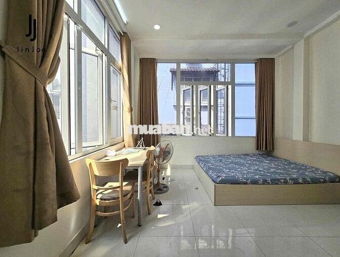 TRỐNG SẴN CẦN CHO THUÊ CĂN STUDIO CỬA SỔ TRỜI FULL NGAY TRUNG TÂM Q1-4