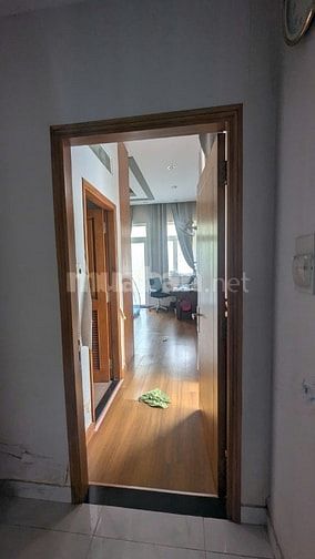 Bán biệt thự Dương Quảng Hàm sát bên bờ Kênh Tham Lương, dt 7x 20m