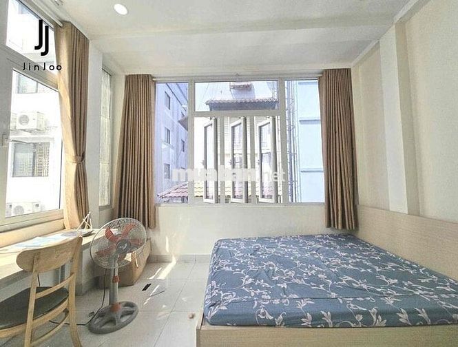 TRỐNG SẴN CẦN CHO THUÊ CĂN STUDIO CỬA SỔ TRỜI FULL NGAY TRUNG TÂM Q1-4