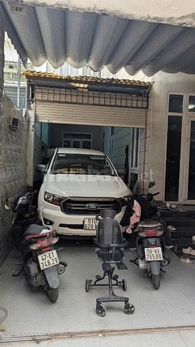 Bán biệt thự Dương Quảng Hàm sát bên bờ Kênh Tham Lương, dt 7x 20m