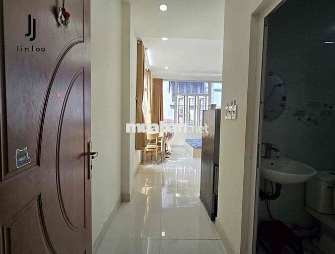TRỐNG SẴN CẦN CHO THUÊ CĂN STUDIO CỬA SỔ TRỜI FULL NGAY TRUNG TÂM Q1-4