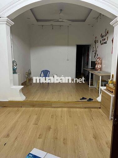 Chính chủ cho thuê cửa hàng mặt sàn sàn tầng 1