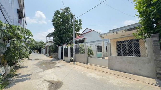 Bán Nhà Vườn DT 7.8M X 30M _ MT Đường 8M _ Gần Làng Đại Học Mở 