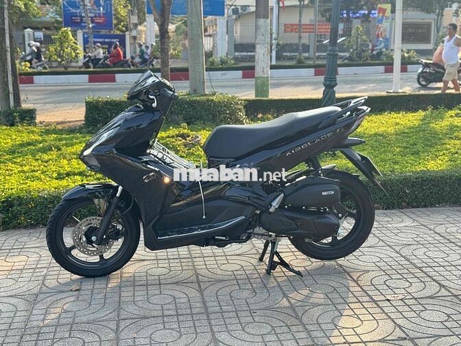 Honda Air Blade 125 Đen bóng
