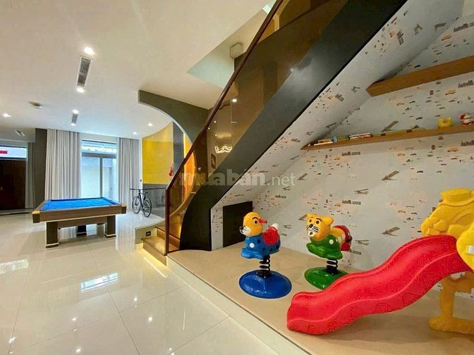 Bán nhà đường số 25 P Tân Phong Quận 7. DT 7x20m View công viên , PMH
