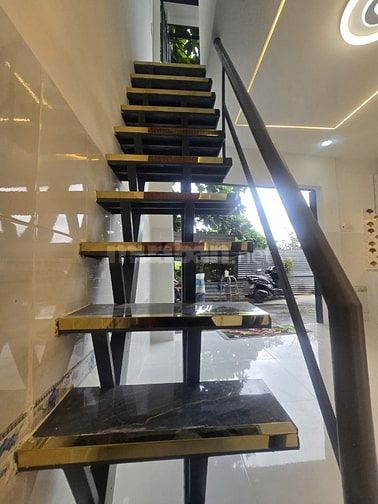 Cần bán gấp nhà đẹp, Hẻm Hương Quê, Hẻm 5m. Nhà 1trệt, 1lầu, N4m x D5m