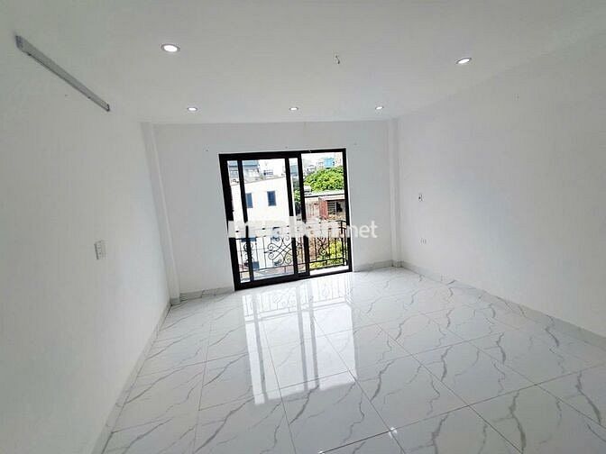 7.3 TỶ – 30M2 – 5 TẦNG MỚI – SÂN RỘNG – TRẦN KHÁT CHÂN – LÒ ĐÚC