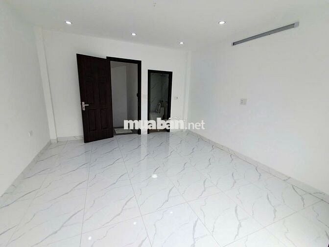 7.3 TỶ – 30M2 – 5 TẦNG MỚI – SÂN RỘNG – TRẦN KHÁT CHÂN – LÒ ĐÚC