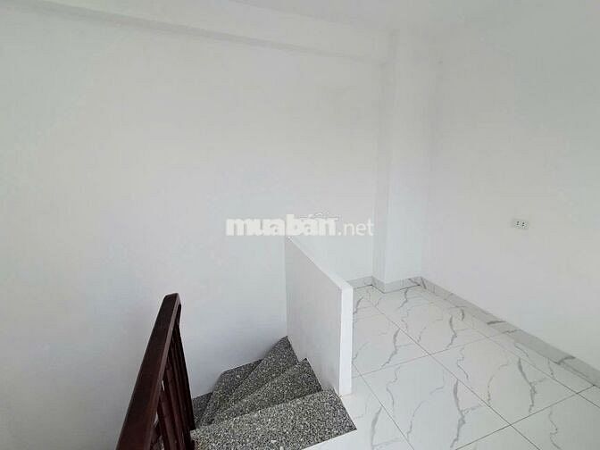 7.3 TỶ – 30M2 – 5 TẦNG MỚI – SÂN RỘNG – TRẦN KHÁT CHÂN – LÒ ĐÚC