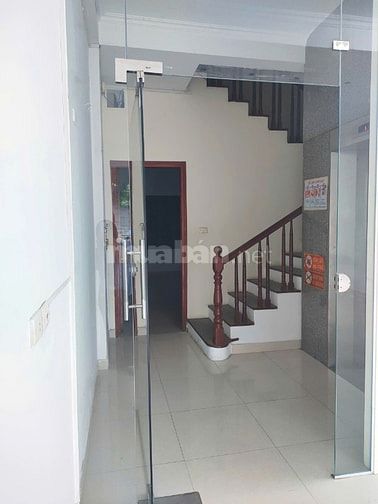 Cần cho thuê Nhà nguyên căn 5 tầng mặt phố Quan Hoa, Cầu Giấy