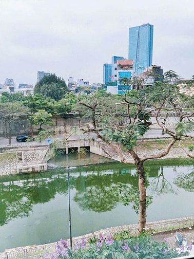 Cần cho thuê Nhà nguyên căn 5 tầng mặt phố Quan Hoa, Cầu Giấy