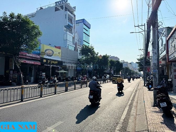 BÁN NHÀ MẶT TIỀN : 419 NGUYỄN THỊ THẬP - P. TÂN PHONG - Q. 7 - TPHCM.