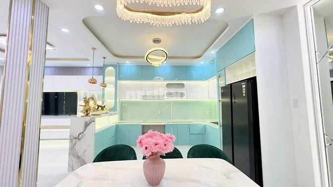 Mua Một Được 2 Căn Nhà 3 Tầng 6 P.Ngủ _ Hẻm Xe Hơi 6M
