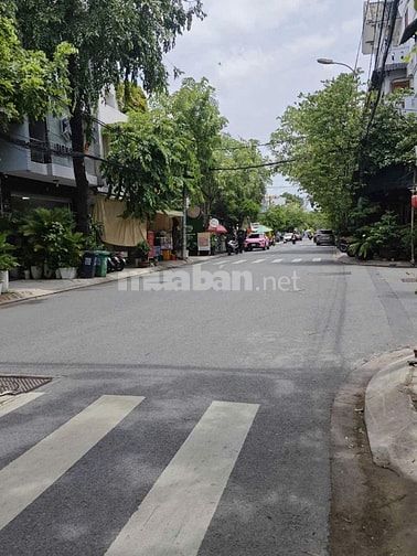 Bán nhà mặt tiền đường 40 Tân Quy Đông Quận 7. Dt 6x15m 3 Tầng 
