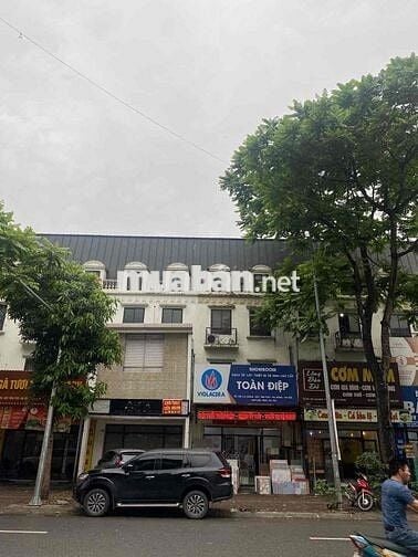 Bán gấp nhà mặt phố- kinh doanh sầm uất 1 KĐT Văn Phú-Zalo ***
