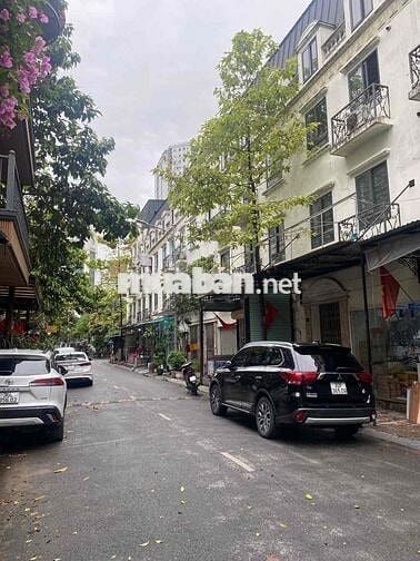 Bán gấp nhà mặt phố- kinh doanh sầm uất 1 KĐT Văn Phú-Zalo ***