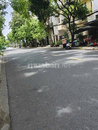 Bán nhà mặt tiền đường 40 Tân Quy Đông Quận 7. Dt 6x15m 3 Tầng 