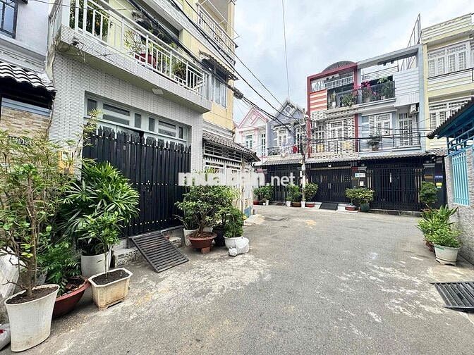 Bán nhà đg Lê Văn Lương gần bv Nhà Bè hẻm thông 6m