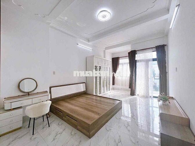 Nhà 2 lầu 5 phòng có nội thất KdC Hưng Phú 2
