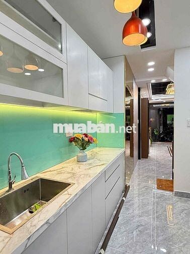bán nhà lầu sát ủy ban Dân phường Trường Thọ Thủ Đức