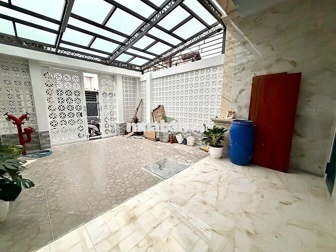CHO THUÊ CĂN HỘ 1 PHÒNG NGỦ FULL NỘI THẤT CÓ CỬA SỔ  PHƯỜNG 9