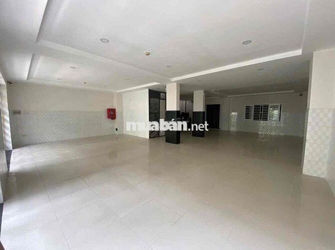 Phạm Thế Hiển, Phường 7, Quận 8 10m x 20m (200m2), 2 lầu, 1 sân thượng